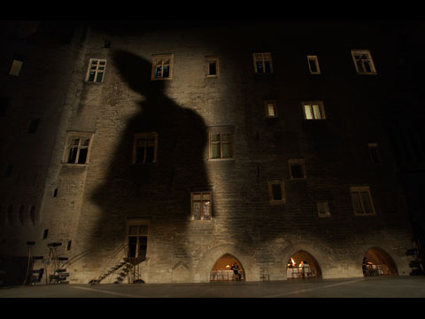PLATONOV, Cour d'Honneur du Palais des Papes, 2002