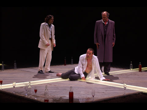 PLATONOV, Cour d'Honneur du Palais des Papes, 2002