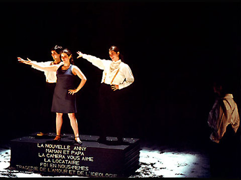 ATTEINTE &Agrave; SA VIE, Th&eacute;&acirc;tre National de Bretagne, 2003