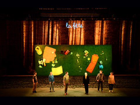 TRISTESSE ANIMAL NOIR, THÉÂTRE NATIONALE DE LA COLLINE, 2013.02